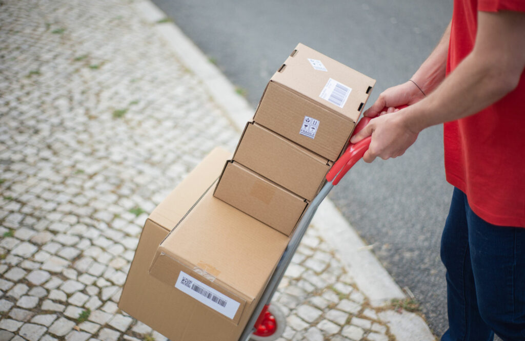 A private courier service delivers packages, parcels, letters, and other time-sensitive materials just like other delivery methods.